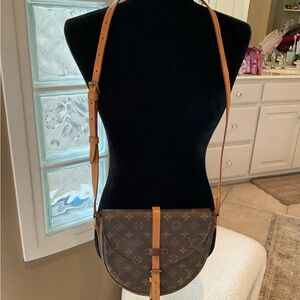 LOUIS VUITTON CHANTILLY BAG EUC